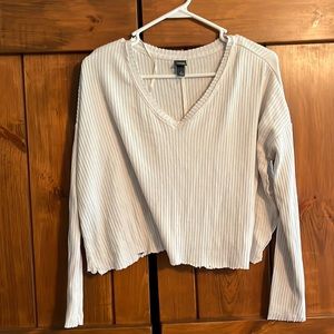 Wild fable. White cropped sweater